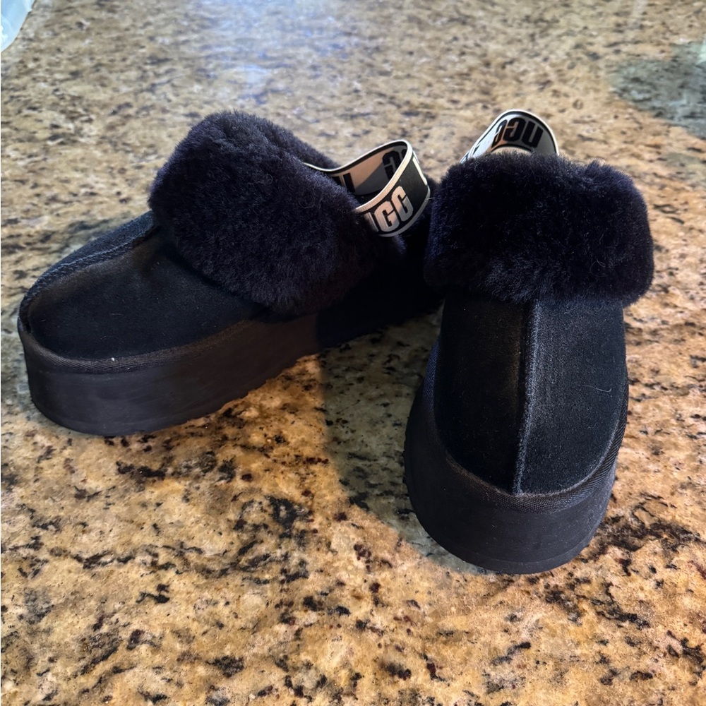 UGG Funkette Slippers - Picture 5 of 7